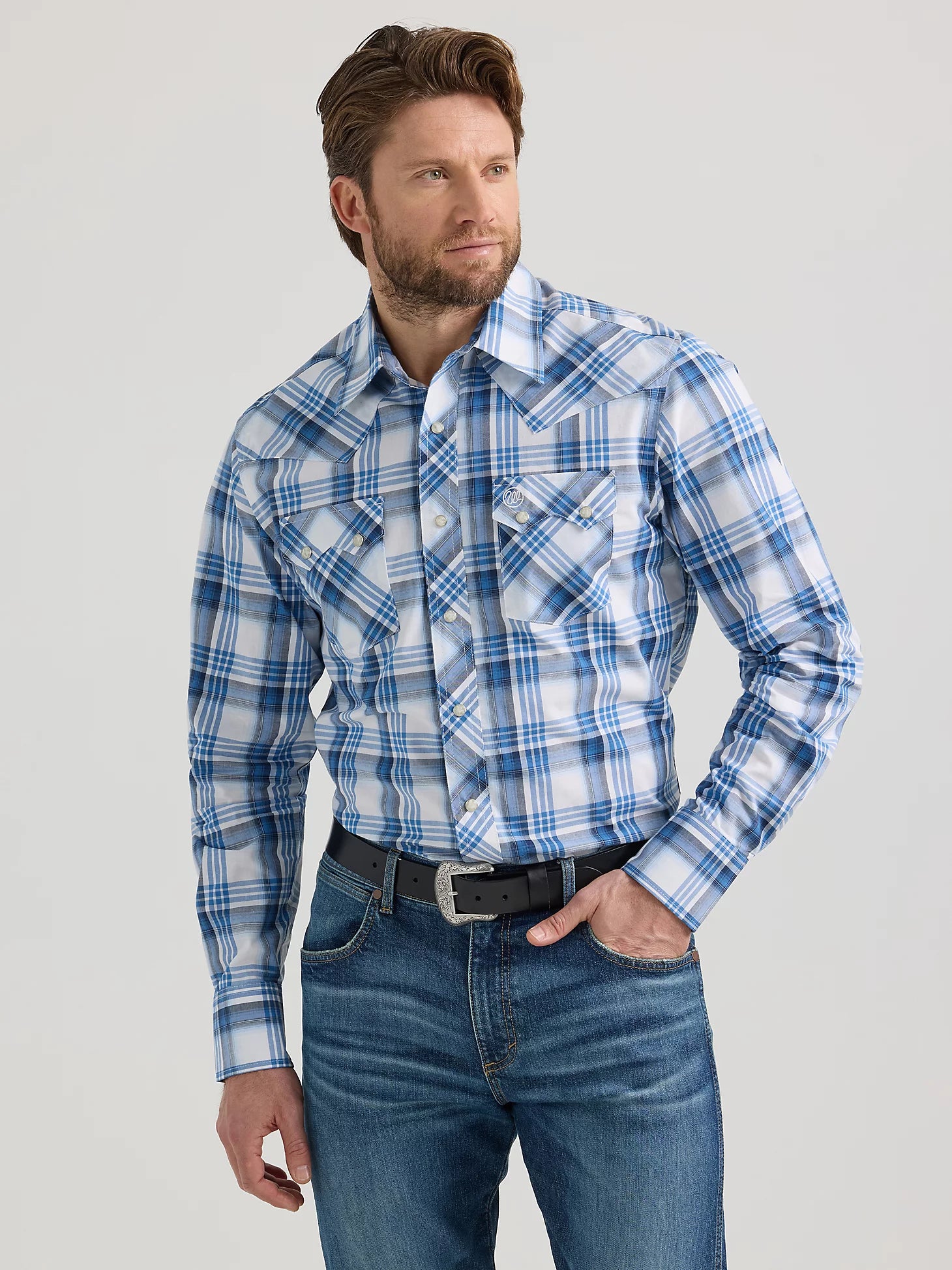 112355379 Wrangler Men's Retro® Modern Fit Long Sleeve Western Snap Shirt - Navy Plaid main image 1