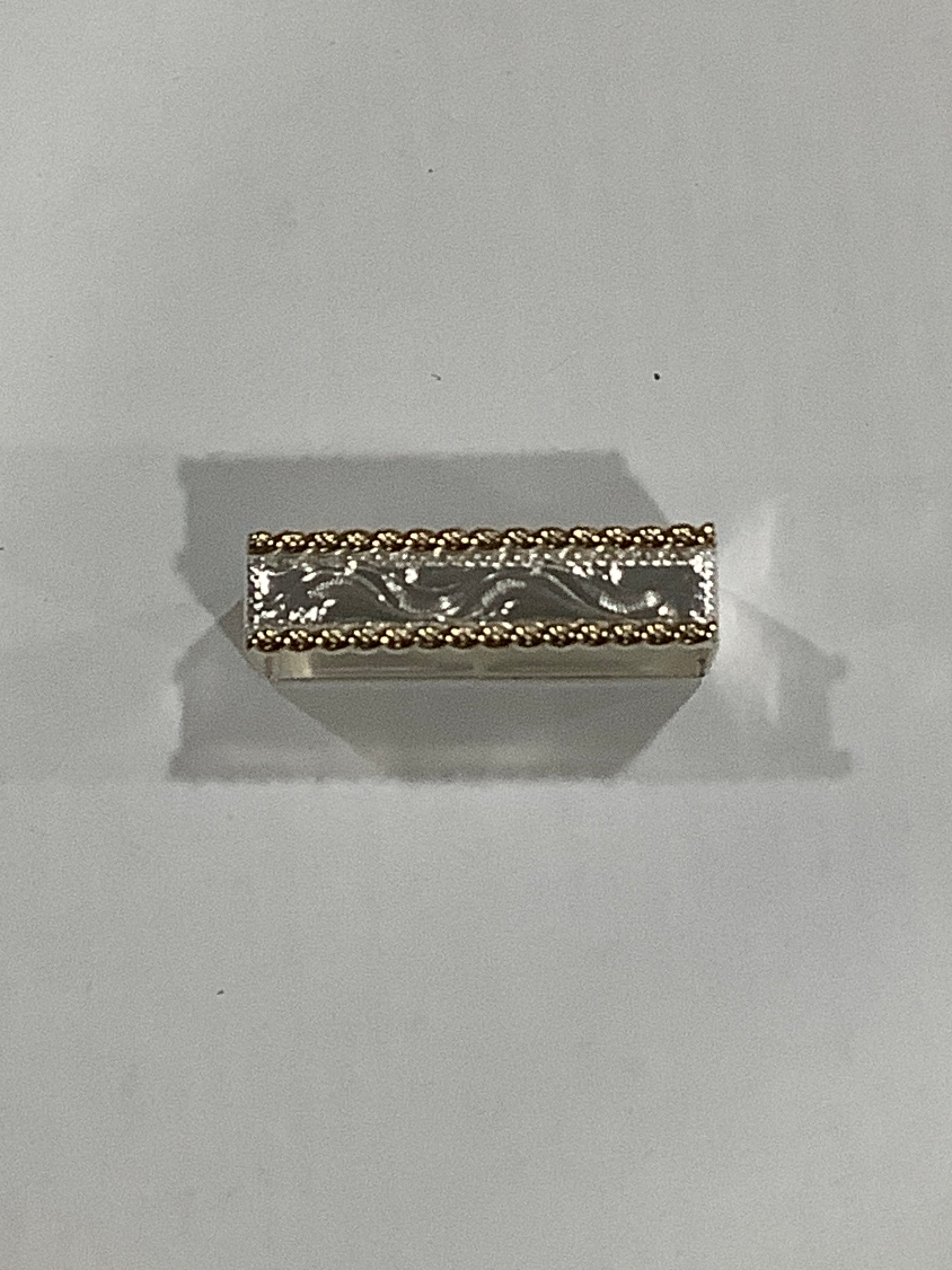 Montana Silversmiths 8750 1 1/2" Gold Rope Edge Loop