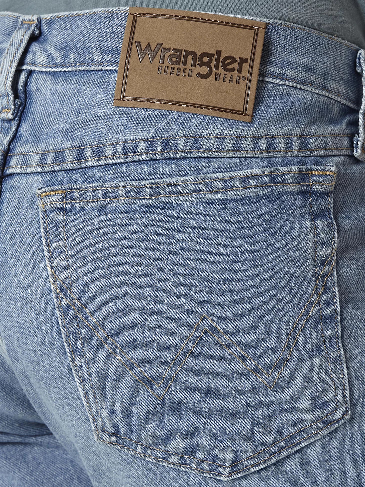 Men's Wrangler Rugged Wear® Relaxed Fit Jean in Vintage Indigo