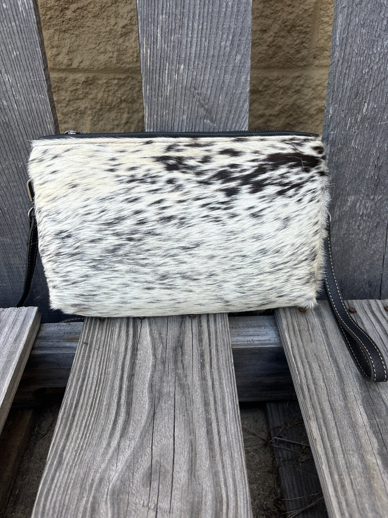 Top Notch Accessories 3066BK Cowhide Wristlet In Black Leather