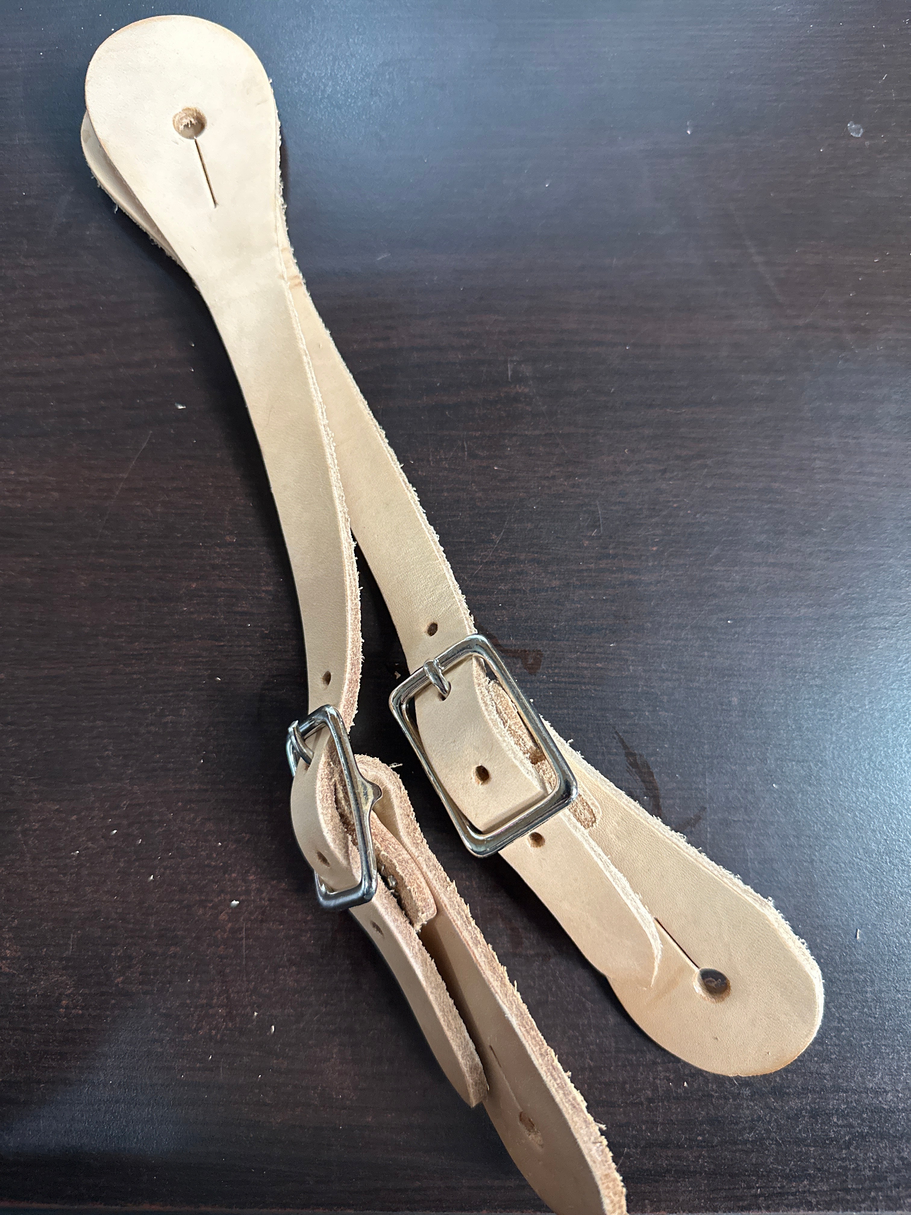 Natural leather spur straps