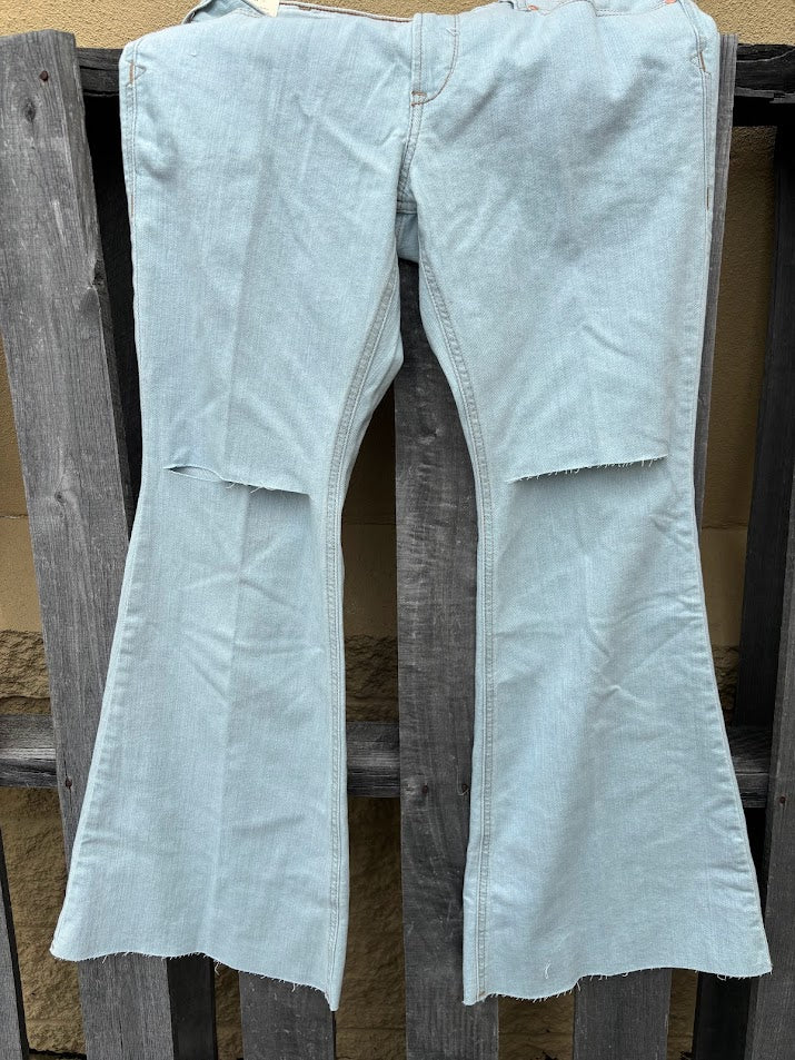 Women's Ariat 10048274 Perfect Rise Ophelia Flare Jean In Ice *CLOSEOUT*