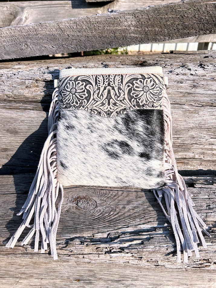 Top Notch Accessories Betty Cowhide Crossbody Fringe Purse In Beige
