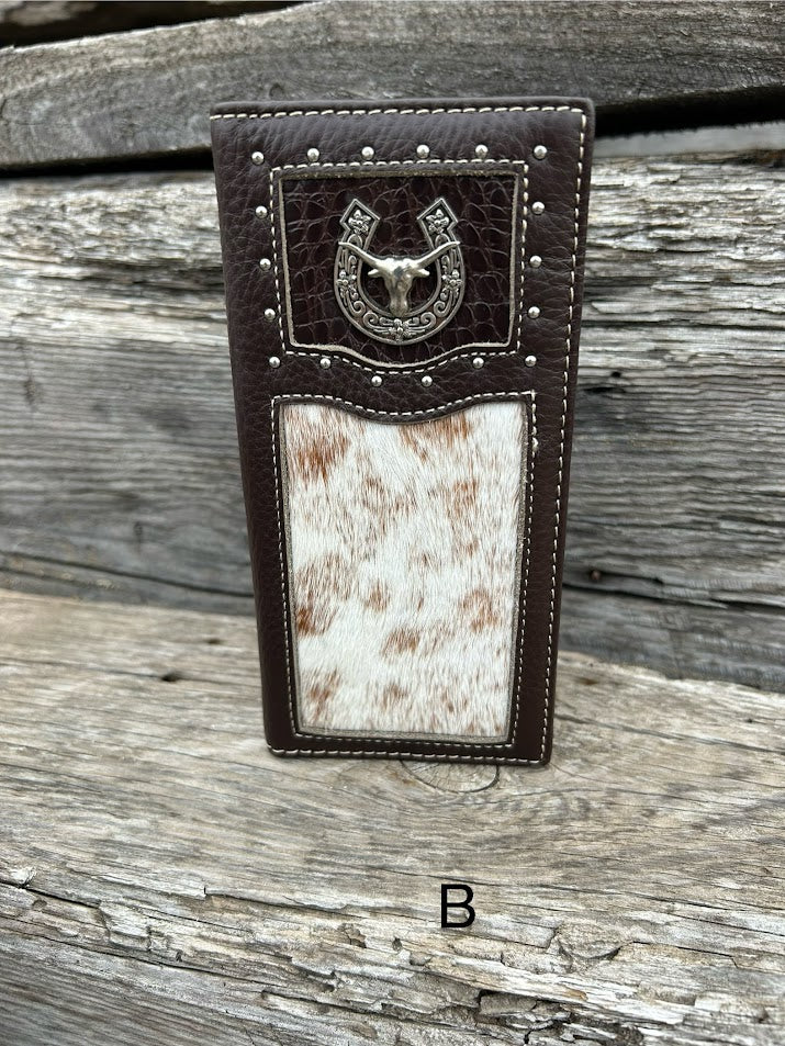This Coffee Brown alligator print leather checkbook wallet features a Longhorn Concho and a cowhide inlay on the bottom of the front.  Front View B