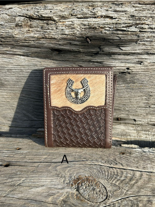 This Coffee Brown Basketweave leather bifold wallet features a cowhide inlay with a Longhorn Concho.  Front View A