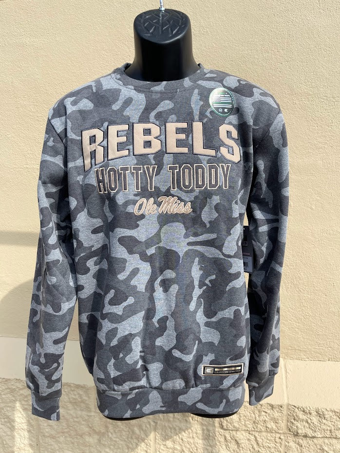 Colosseum Athletics Slate Heather Camo University of Mississippi crewneck sweatshirt with a Rebels Hotty Toddy Ole Miss applique embroidery. Front view on mannequin. 