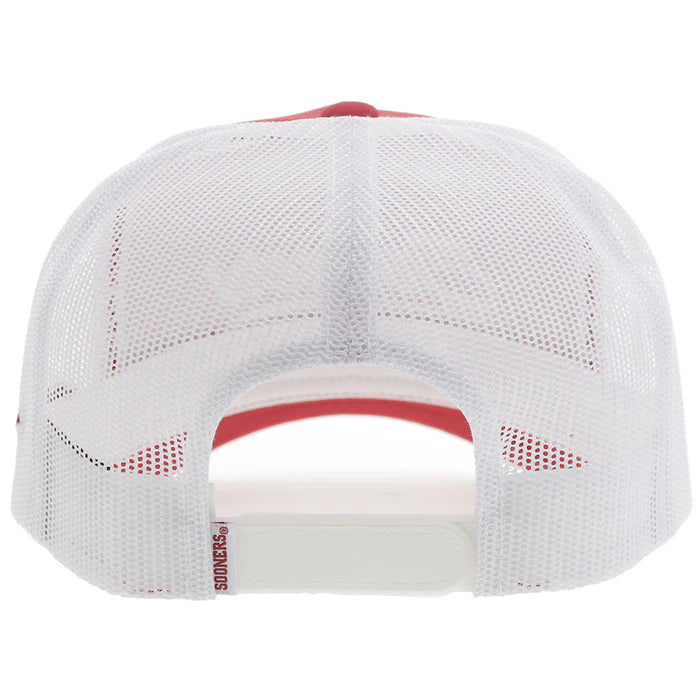Crimson and white Snapback cap with Sooners embroidered on front with a white mesh back and Hooey logo embroidered on side. Rear view stock photo showing white mesh back, white snapback and small Sooners tag on side of snapback. 