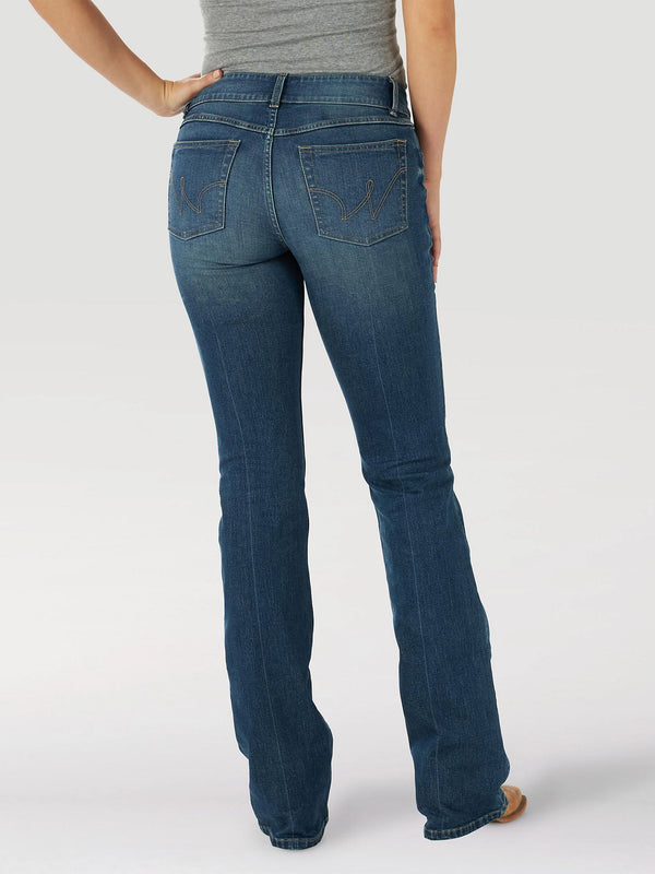 Women's Wrangler 112317173 Essential 09MWZ Mid-Rise Bootcut Jeans in Helen