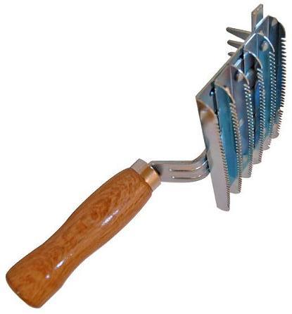 ZP 6 Bar Curry Comb 244-250 With Wood Handle