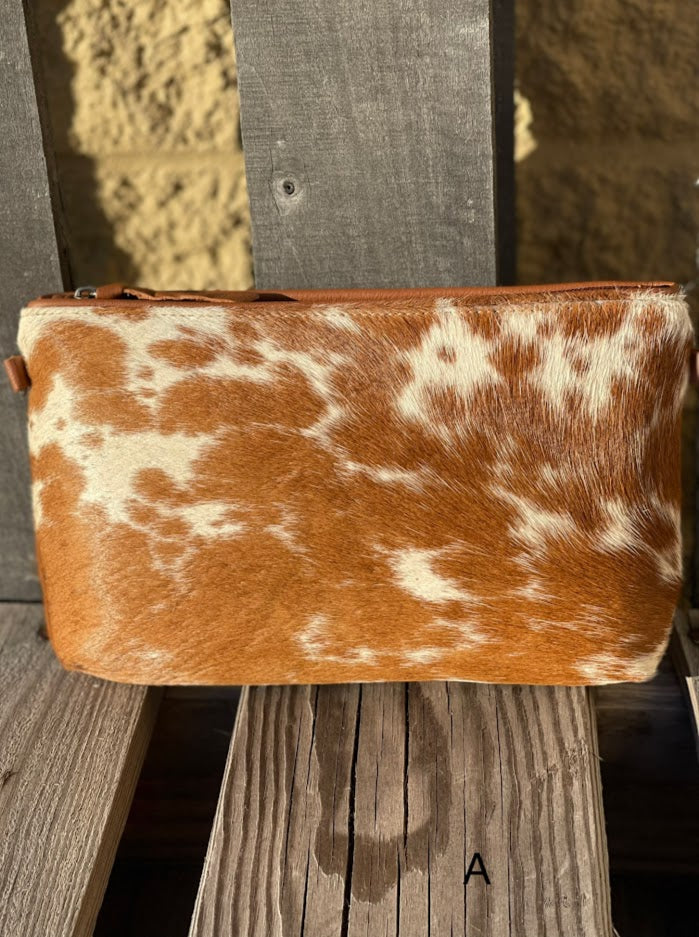 Top Notch Accessories 3066BR Cowhide Wristlet In Brown Leather
