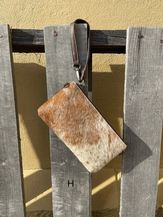 Top Notch Accessories Cowhide Wristlet Purse In Coffee 3071CF