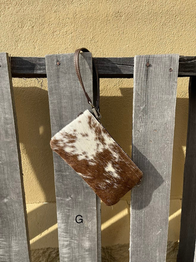 Top Notch Accessories Cowhide Wristlet Purse In Coffee 3071CF
