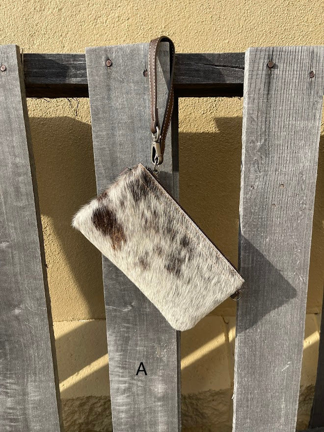 Top Notch Accessories Cowhide Wristlet Purse In Coffee 3071CF