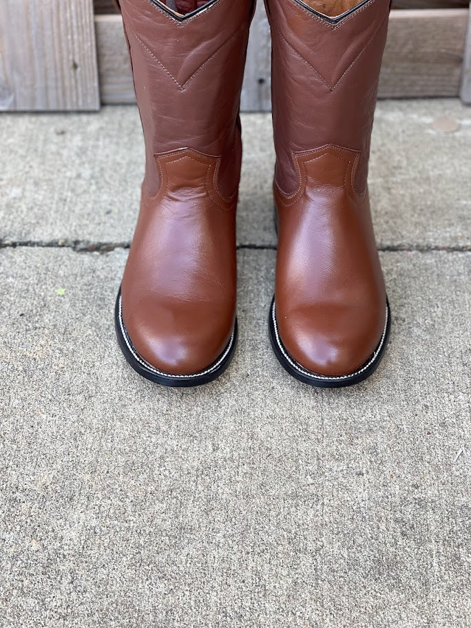 Brown Cowtown men's 10-inch roper boots.  Close up of toes. 