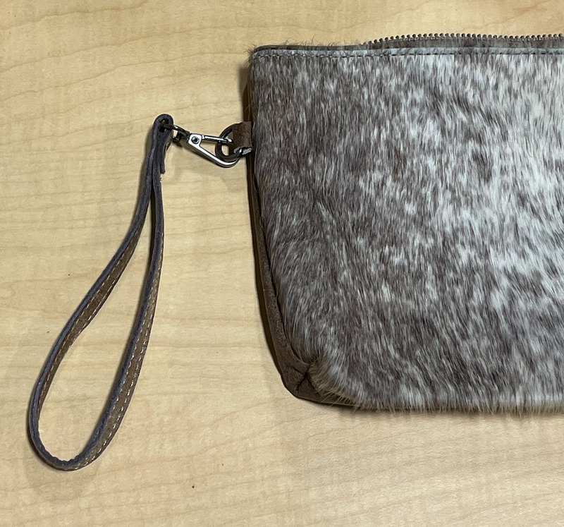 Top Notch Accessories 3066AT Cowhide Pouch with Antique Tan back