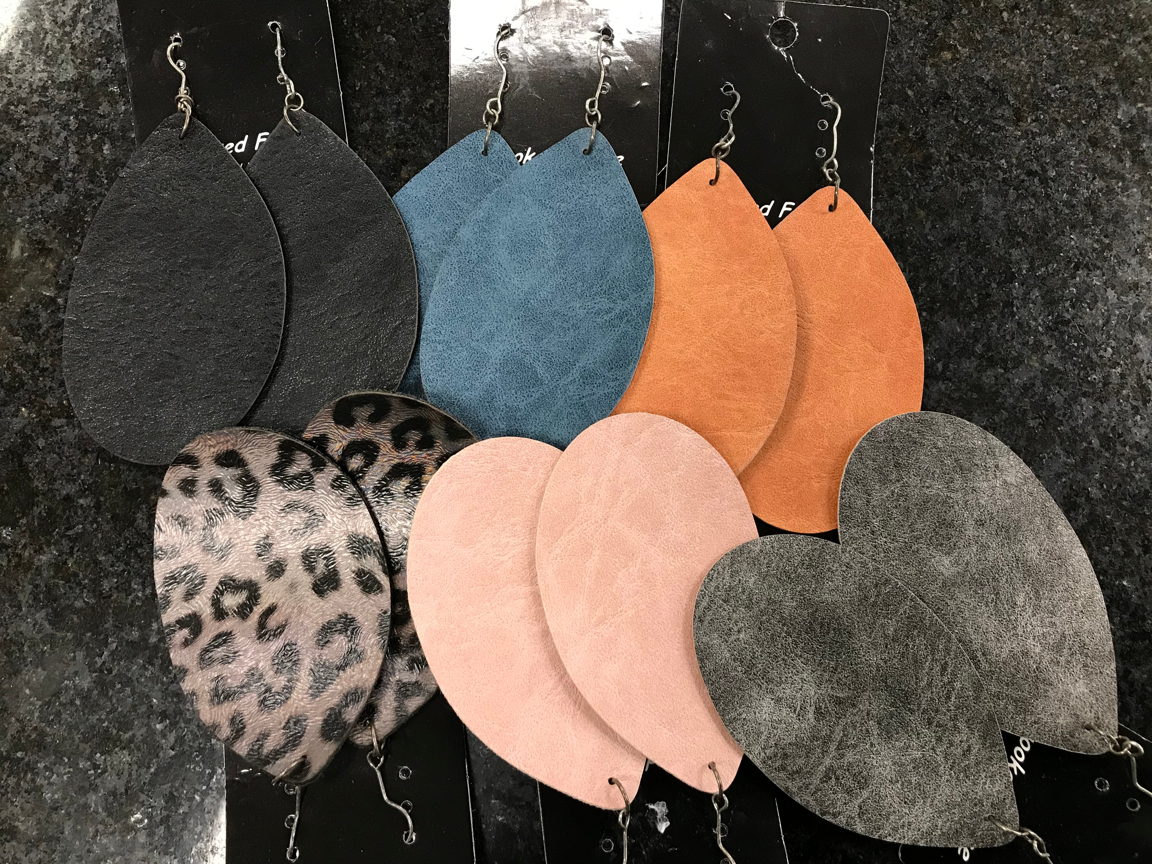 Magnolia Breeze EROVALLEATHER Large Oval Leather Earring